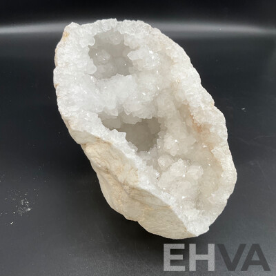 2.2KG Quartz Geode