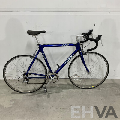 TREK 5200 OCLV Carbon Road Bike