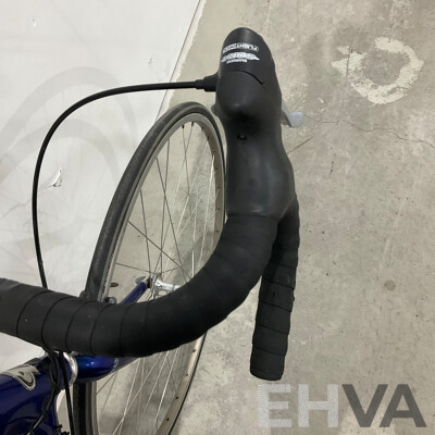 TREK 5200 OCLV Carbon Road Bike