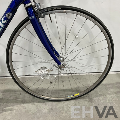 TREK 5200 OCLV Carbon Road Bike