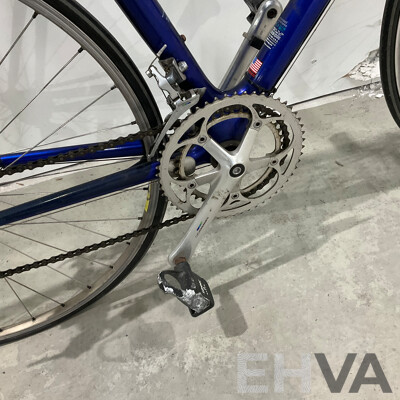 TREK 5200 OCLV Carbon Road Bike
