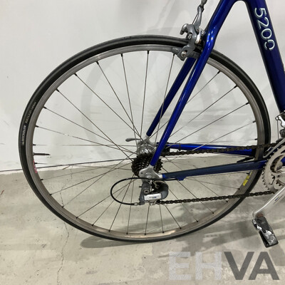 TREK 5200 OCLV Carbon Road Bike