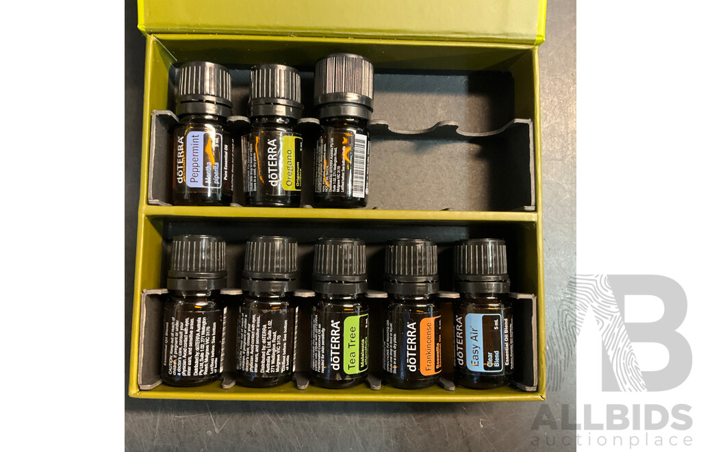 DoTERRA Family Essentials Kit & Natio & Ie: Essential Oil