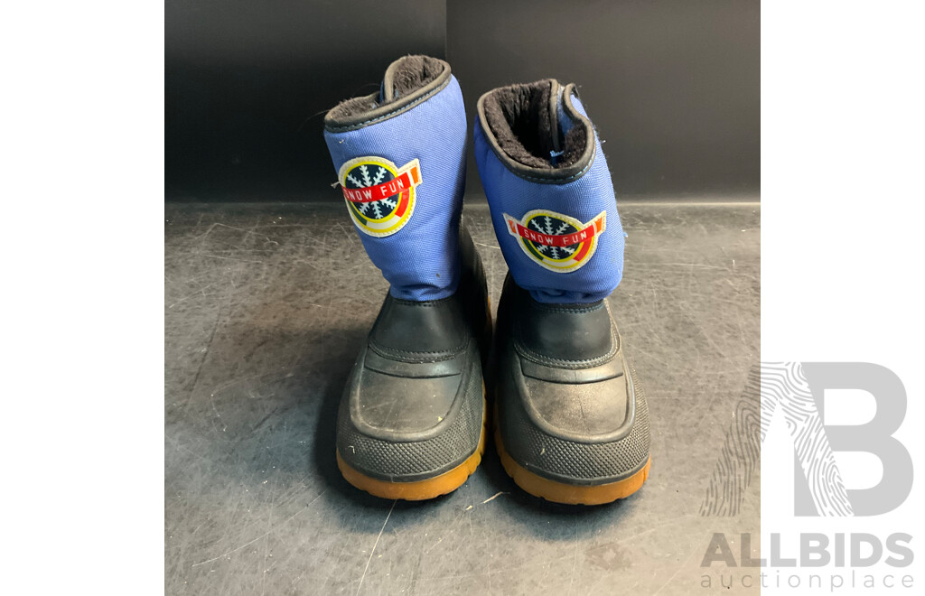 Assorted Kids Thermoboots & Shoes - Size Vary - Lot of 7