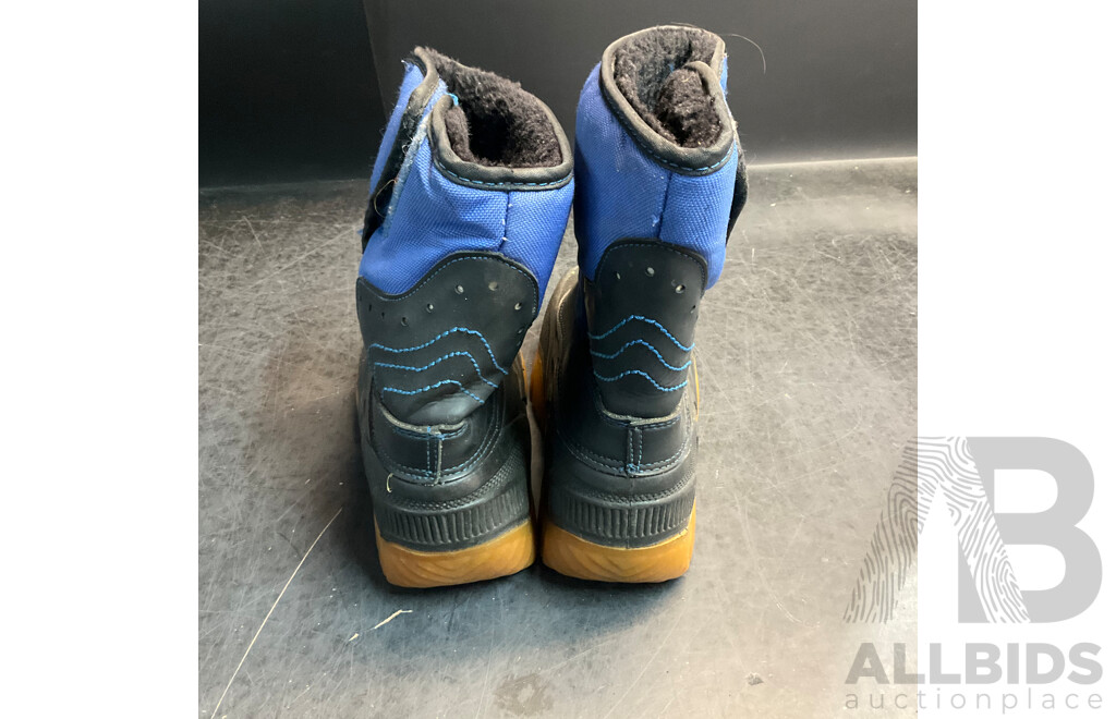 Assorted Kids Thermoboots & Shoes - Size Vary - Lot of 7