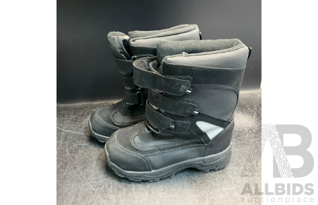Assorted Kids Thermoboots & Shoes - Size Vary - Lot of 7