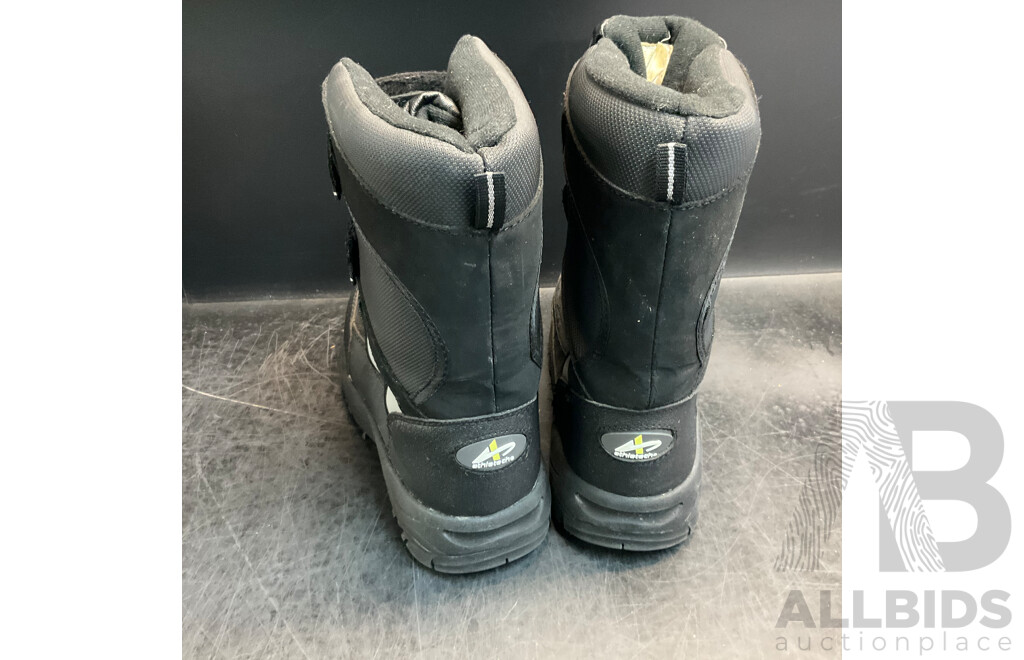 Assorted Kids Thermoboots & Shoes - Size Vary - Lot of 7