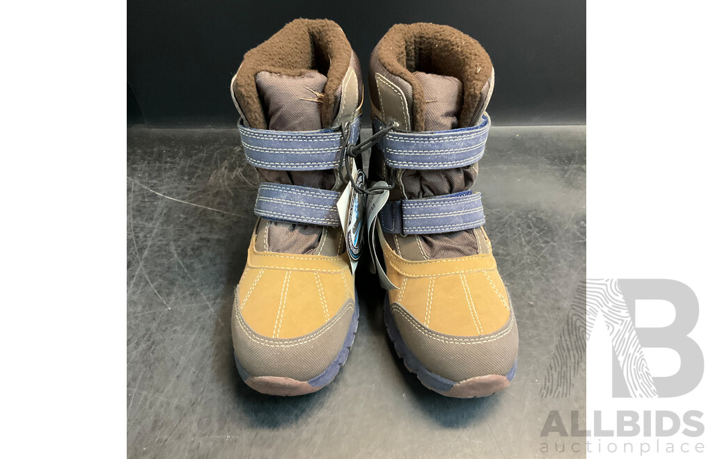 Assorted Kids Thermoboots & Shoes - Size Vary - Lot of 7
