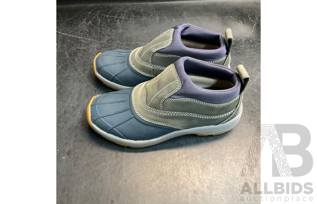 Assorted Kids Thermoboots & Shoes - Size Vary - Lot of 7
