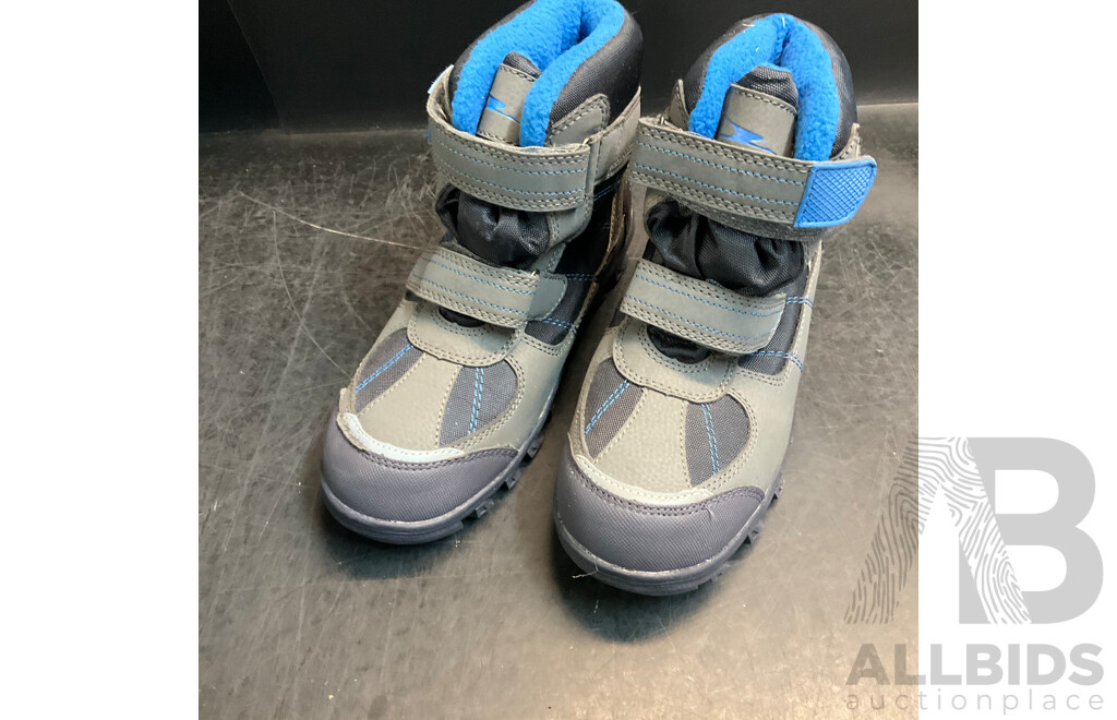Assorted Kids Thermoboots & Shoes - Size Vary - Lot of 7