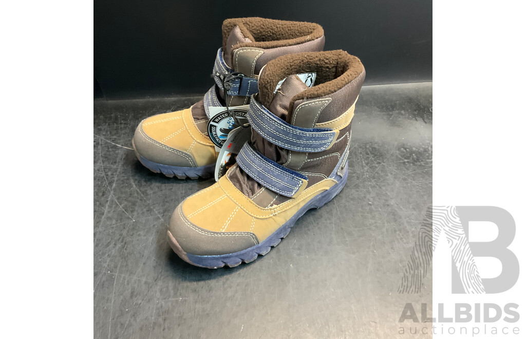 Assorted Kids Thermoboots & Shoes - Size Vary - Lot of 7