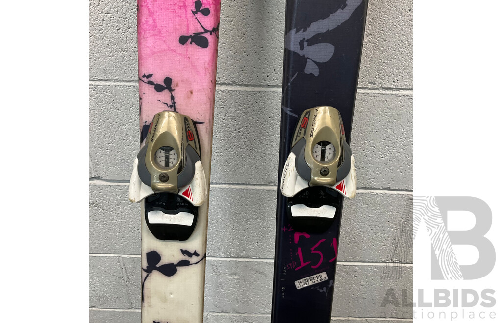 SALOMON Ski Board & AUTO XS 4WD Snow Chains & Assorted Snowboard Bindings