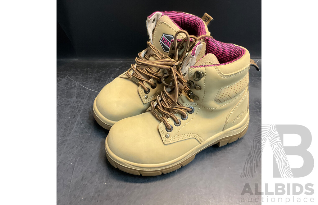 Tradie Women's Size 7 Workboots