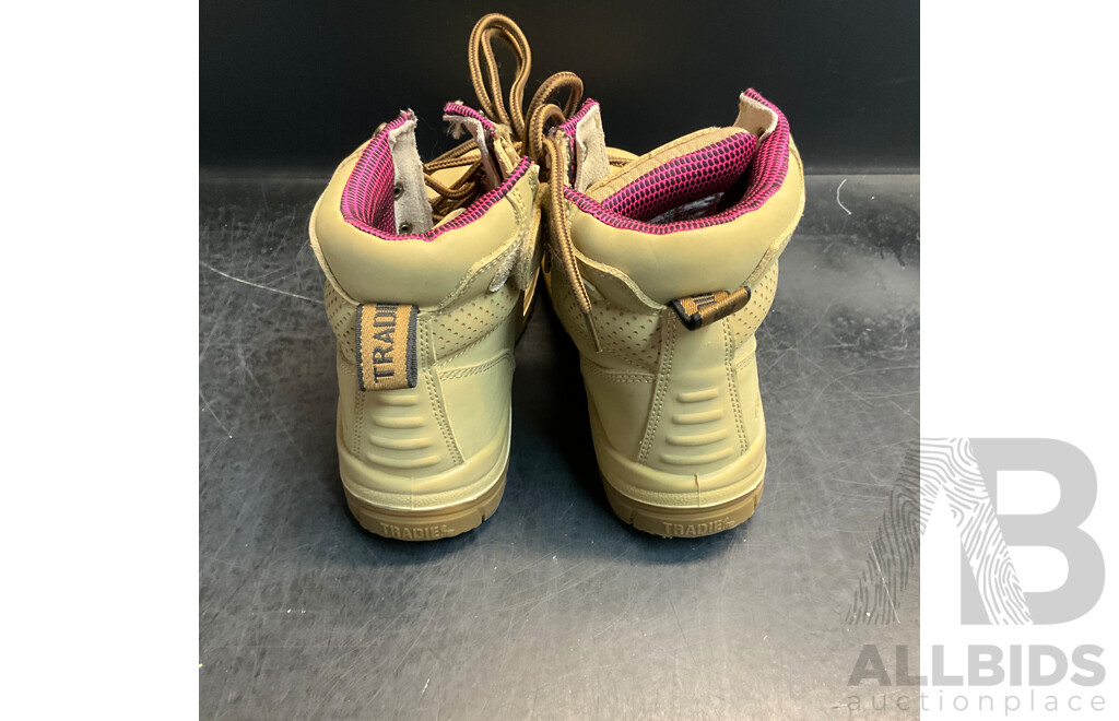 Tradie Women's Size 7 Workboots