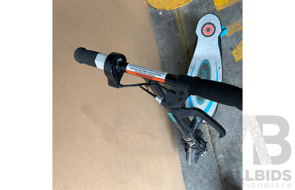 2x Razor Kids E-scooter