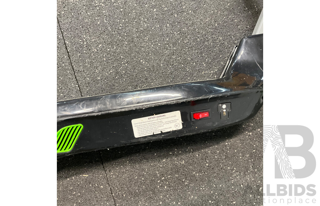 HELIX Kids E-scooter & Razor Kids E-scooter - Lot of 3