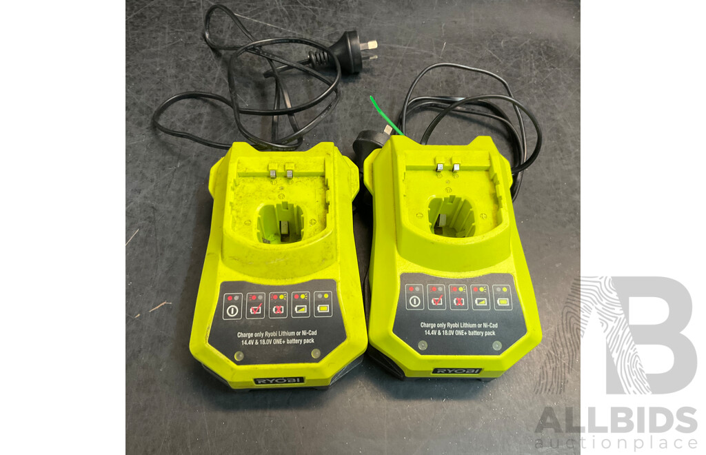 RYOBI CHV182 Hand Vacuum & RCD1802 Compact Drill Driver & 2 X Batteries & 2 X Chargers