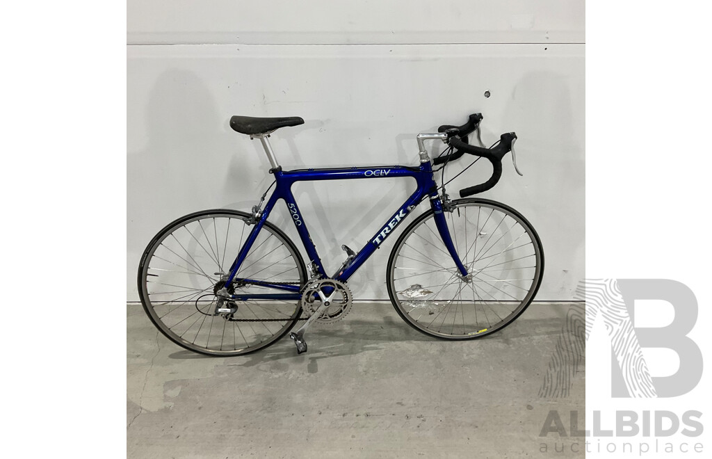 TREK 5200 OCLV Carbon Road Bike