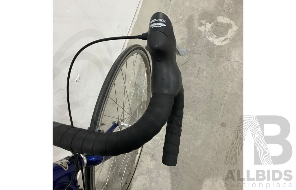 TREK 5200 OCLV Carbon Road Bike