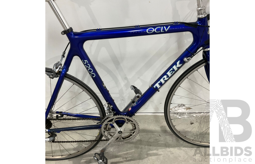 TREK 5200 OCLV Carbon Road Bike
