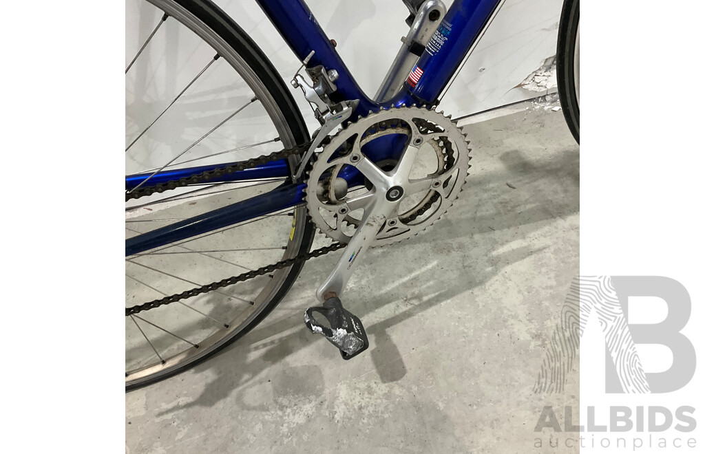 TREK 5200 OCLV Carbon Road Bike