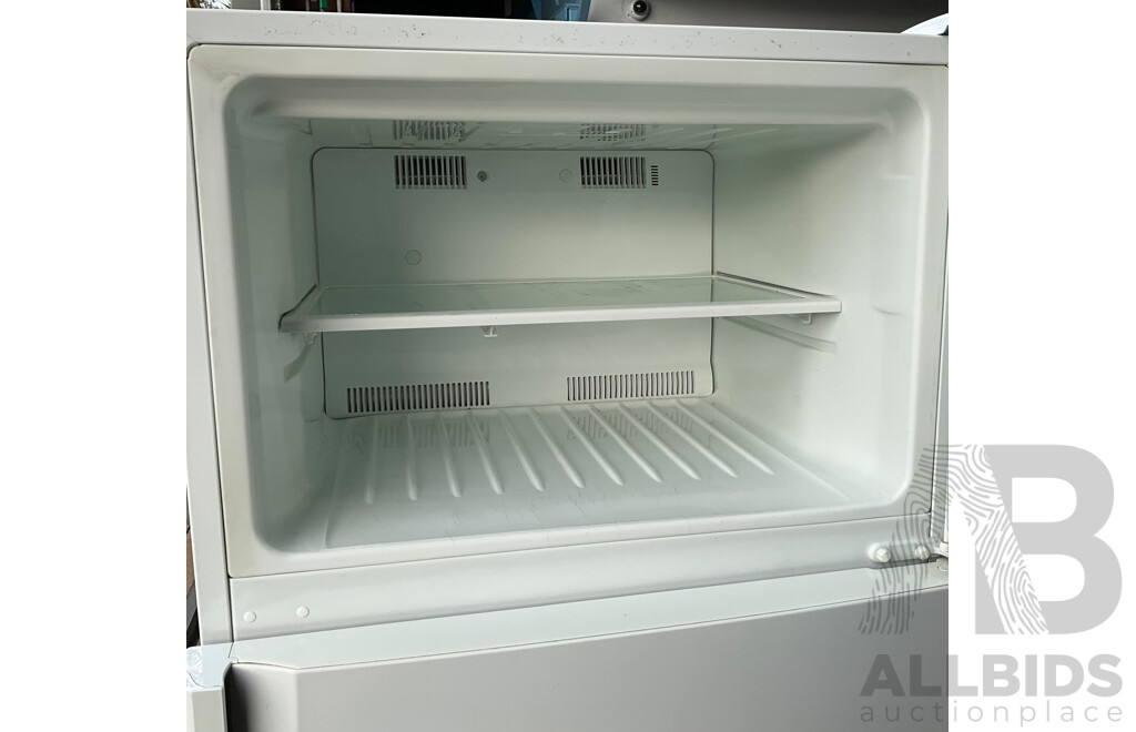 Westinghouse WTM4200WB 420L Top Mount Fridge
