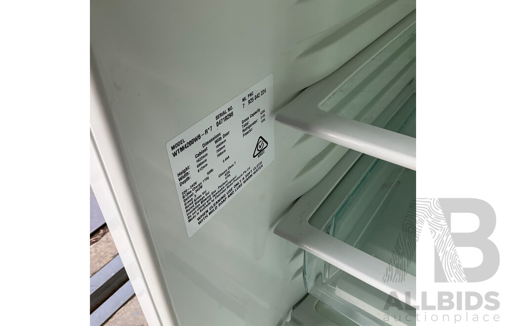 Westinghouse WTM4200WB 420L Top Mount Fridge