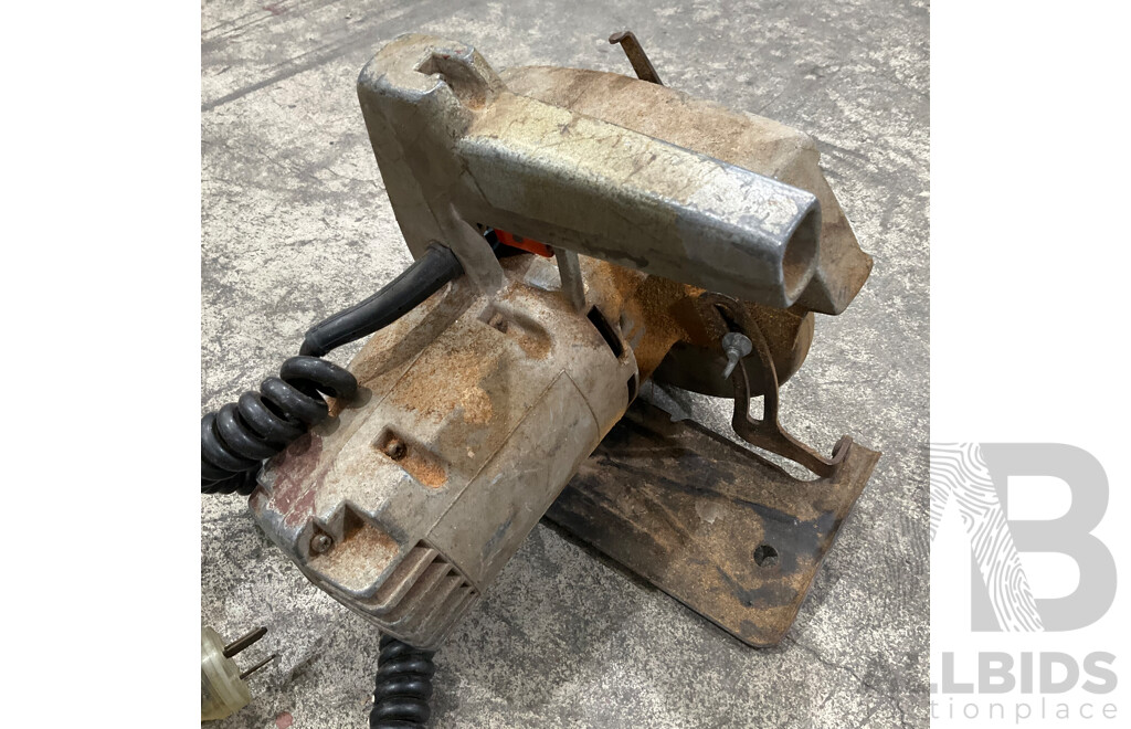HITACHI C8FB2 Sliding Side Compound Mitre Saw & Assorted Tools