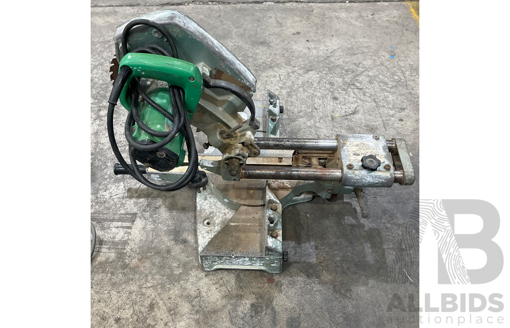HITACHI C8FB2 Sliding Side Compound Mitre Saw & Assorted Tools