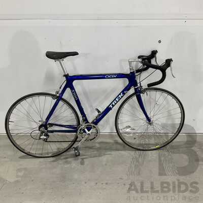 TREK 5200 OCLV Carbon Road Bike