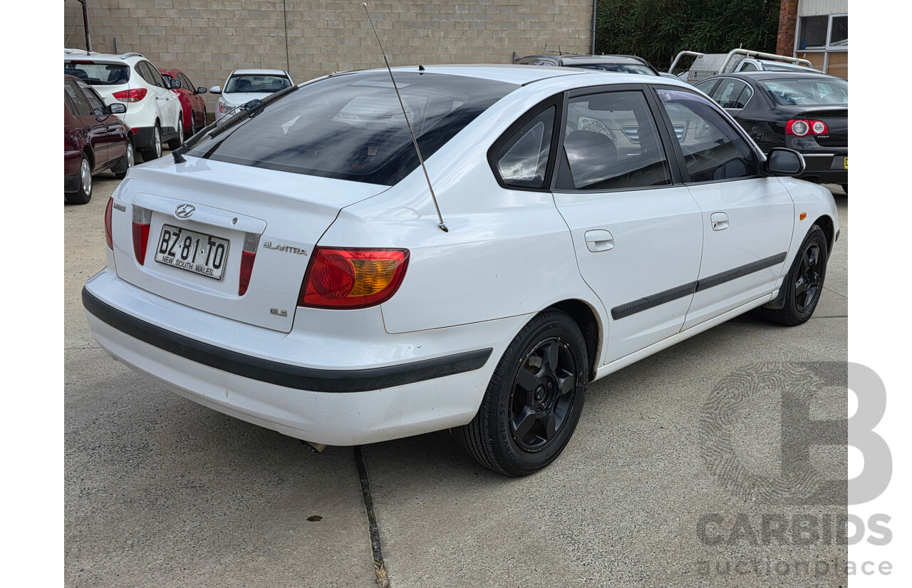 6/2001 Hyundai Elantra GLS XD 5d Hatchback White 2.0L