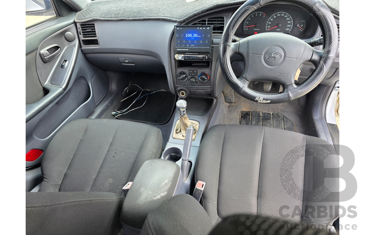 6/2001 Hyundai Elantra GLS XD 5d Hatchback White 2.0L