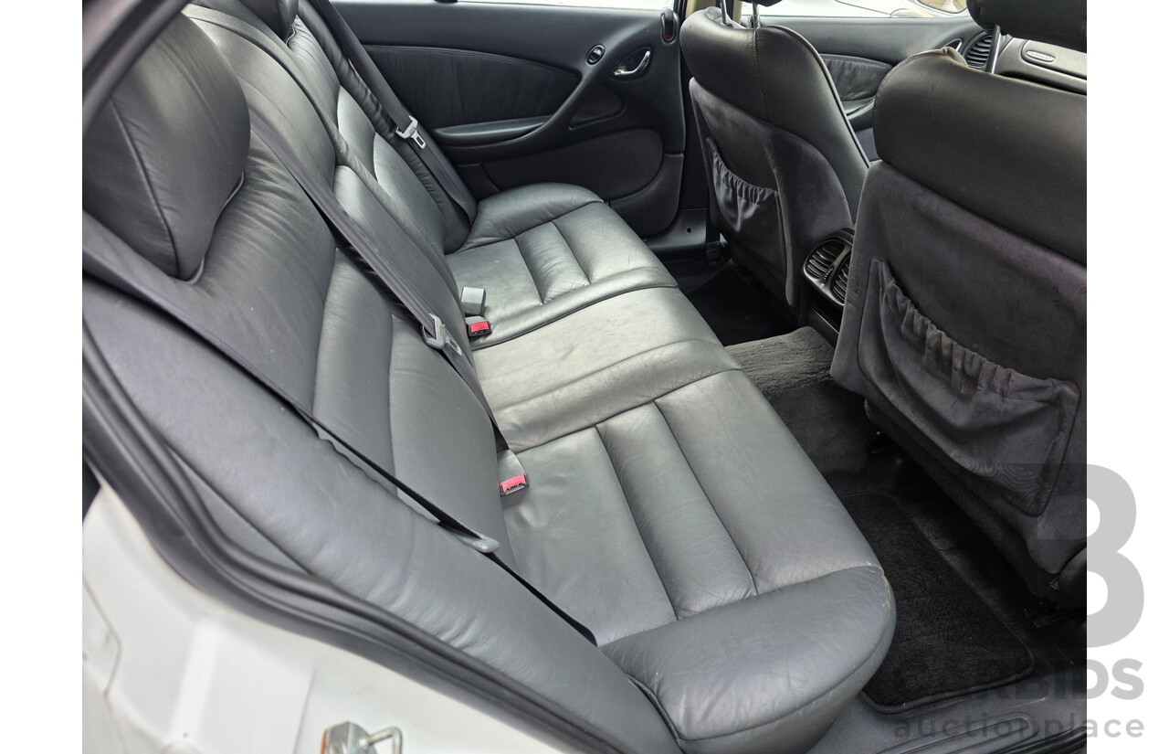 9/2000 Holden Calais  VX 4d Sedan White 3.8L