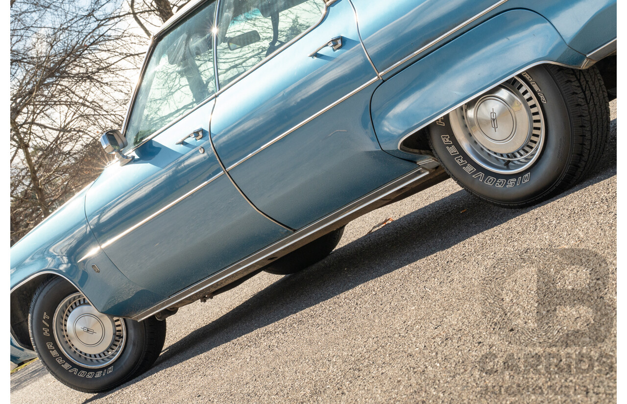 01/1975 Oldsmobile Ninety-Eight 98 Luxury 4d Sedan Specter Blue / White Vinyl V8 455ci V8 7.5L