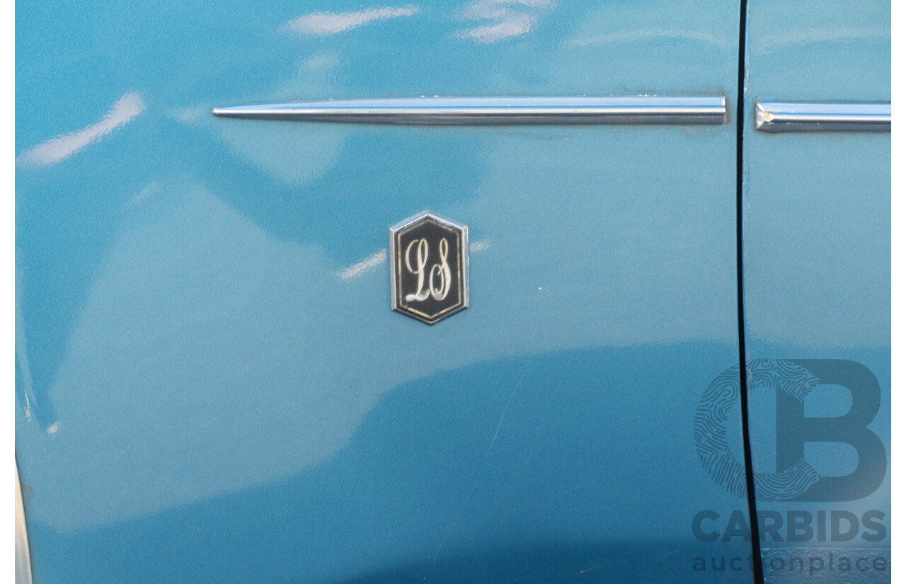 01/1975 Oldsmobile Ninety-Eight 98 Luxury 4d Sedan Specter Blue / White Vinyl V8 455ci V8 7.5L