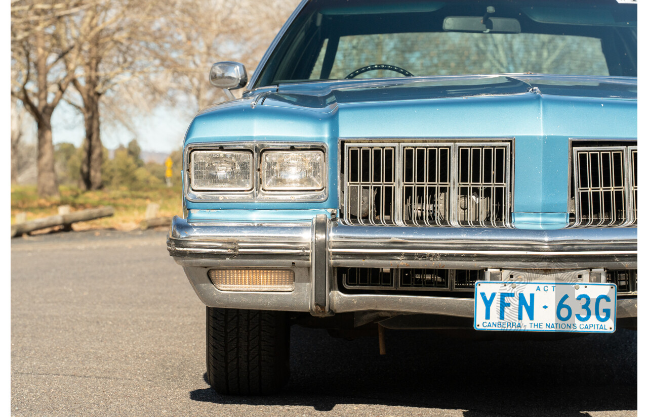 01/1975 Oldsmobile Ninety-Eight 98 Luxury 4d Sedan Specter Blue / White Vinyl V8 455ci V8 7.5L