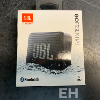 KODAK FZ45 Digital Camera & JBL Go Essential Speaker - Lot of 2