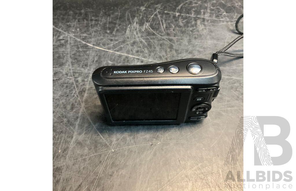 KODAK FZ45 Digital Camera & JBL Go Essential Speaker - Lot of 2