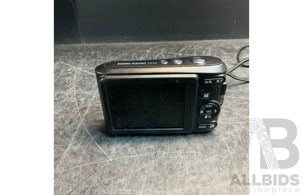 KODAK FZ45 Digital Camera & JBL Go Essential Speaker - Lot of 2
