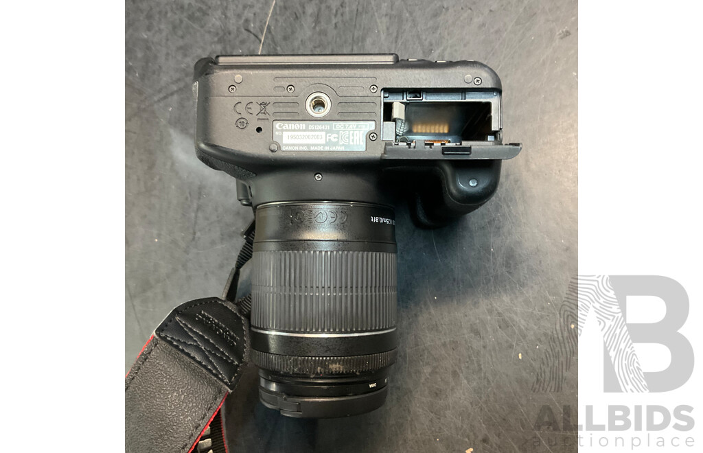 Canon EOS 700D with EF-S 18-55mm is STM Kit Digital Camera