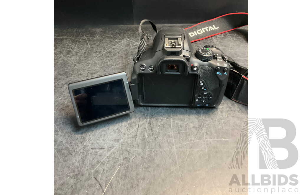 Canon EOS 700D with EF-S 18-55mm is STM Kit Digital Camera