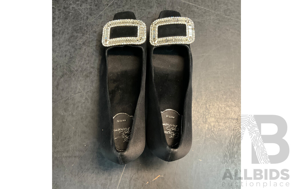 Belle Vivier Pumps in Satin Branded Roger Vivier - Black - Size 37