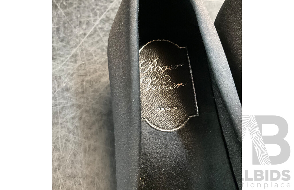 Belle Vivier Pumps in Satin Branded Roger Vivier - Black - Size 37