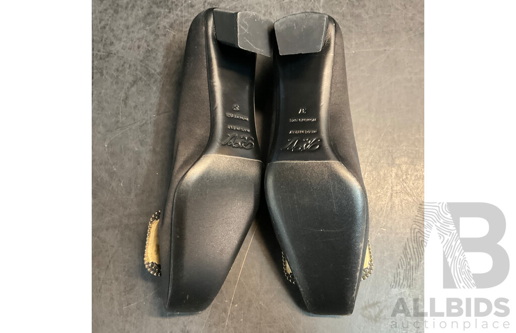 Belle Vivier Pumps in Satin Branded Roger Vivier - Black - Size 37