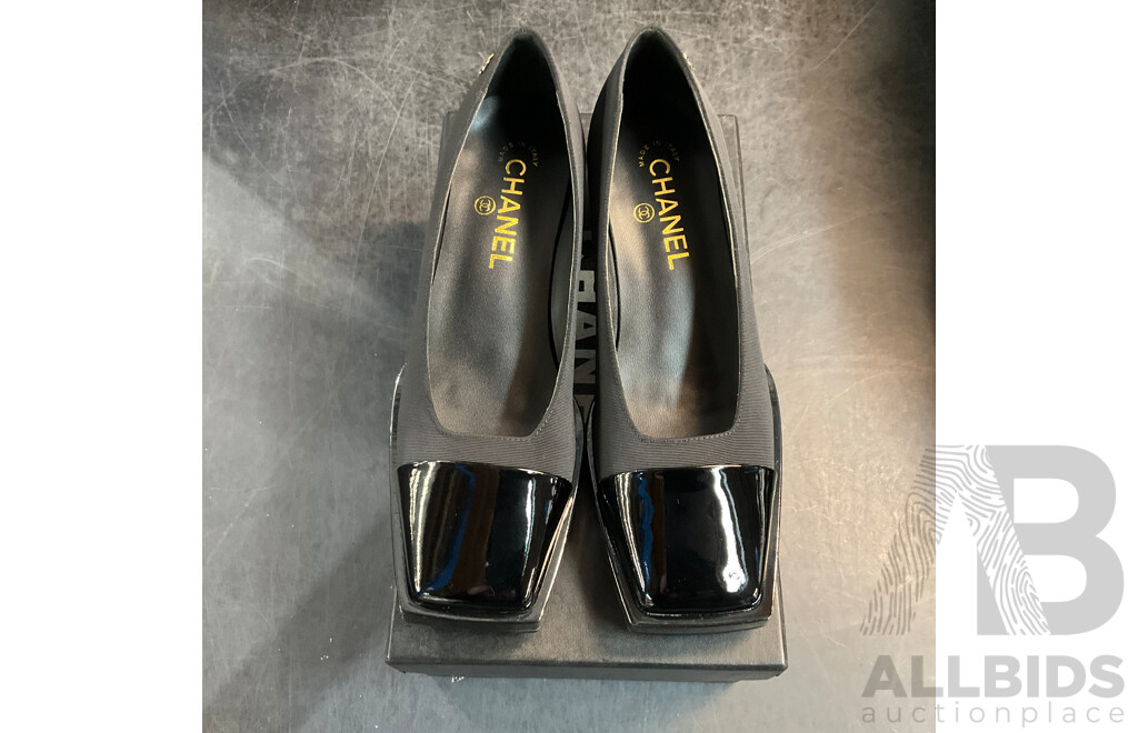 Black Women's Shoes Branded Chanel - Size 37C