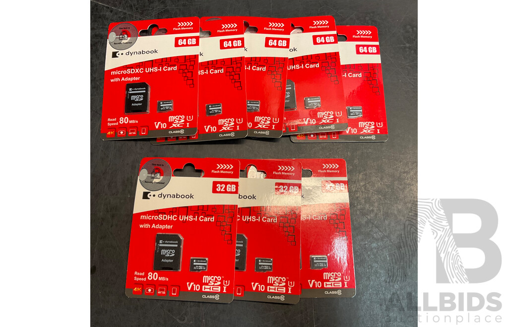 DYNABOOK 32GB & 64GB - Lot of 8