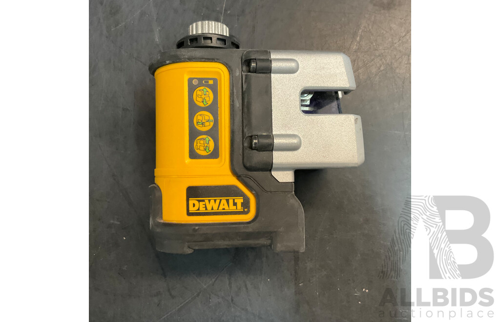 DEWALT 3 Beam Line Laser  DW089CG