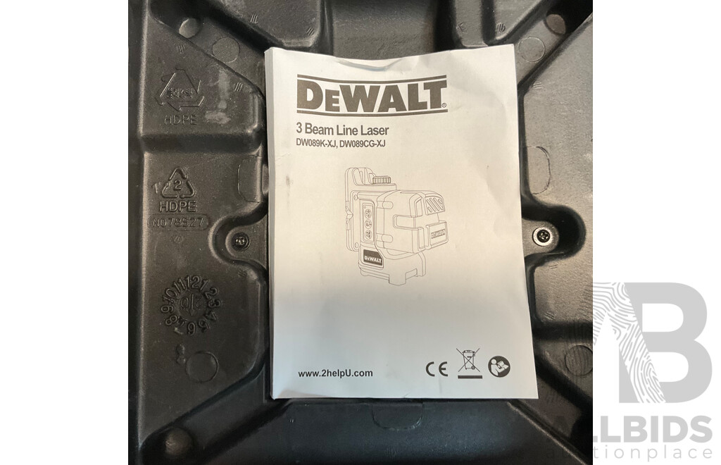 DEWALT 3 Beam Line Laser  DW089CG