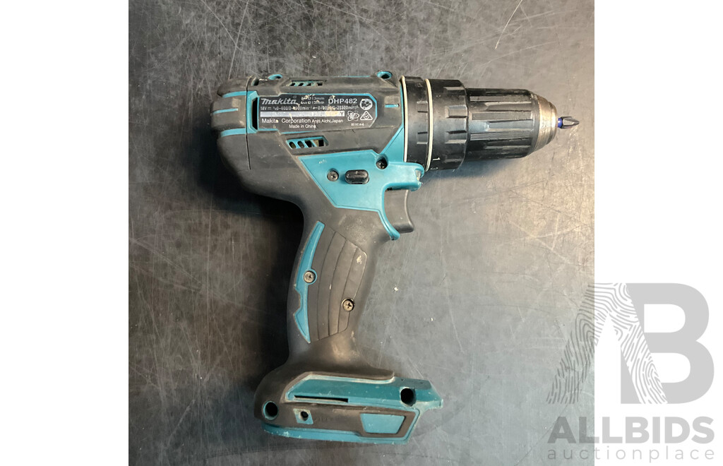 Makita DHP482 Hammer Driver Drill  & DTD153 Impact Driver with 4 Batteries - Lot of 6