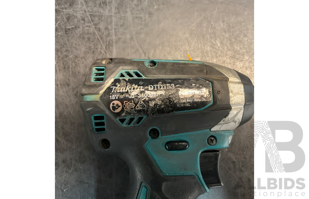 Makita DHP482 Hammer Driver Drill  & DTD153 Impact Driver with 4 Batteries - Lot of 6